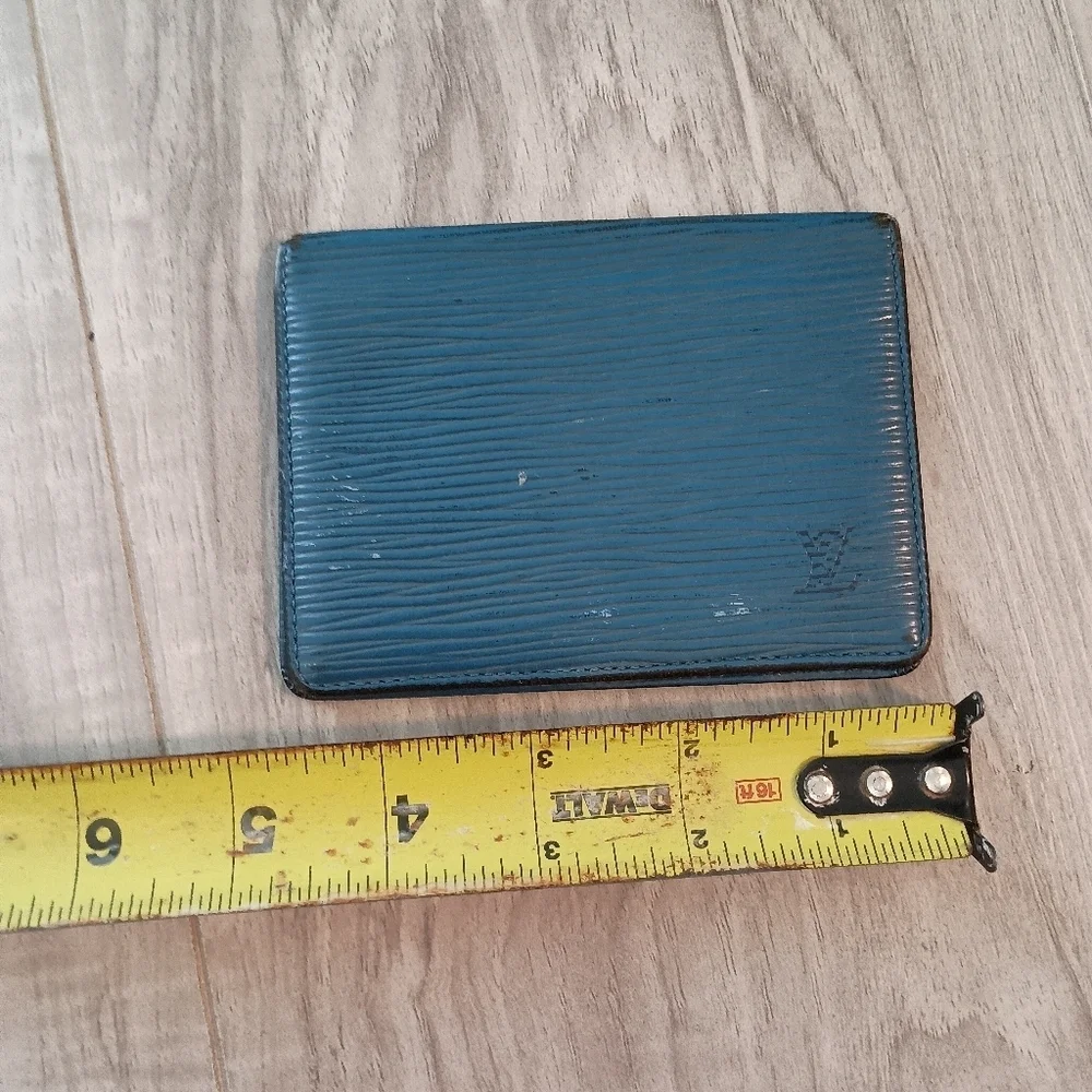 Louis Vuitton Blue Epi Porte 2 cartes Vertical Pass Card Case